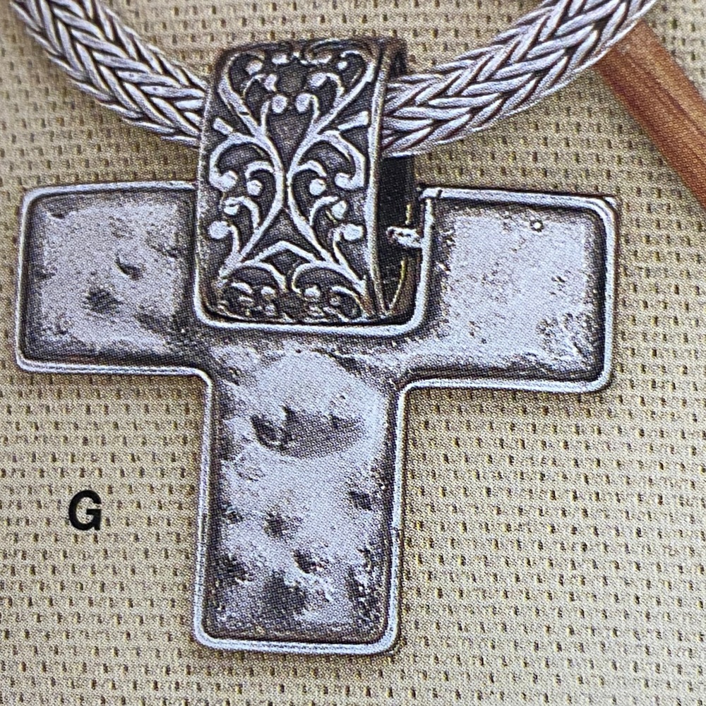 S1514 Silpada Oxidized Sterling Silver filigree detailing a cross- like shape